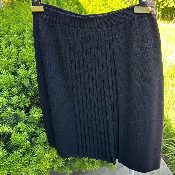 St John black pleated knitwear skirt - Picture 1 of 4